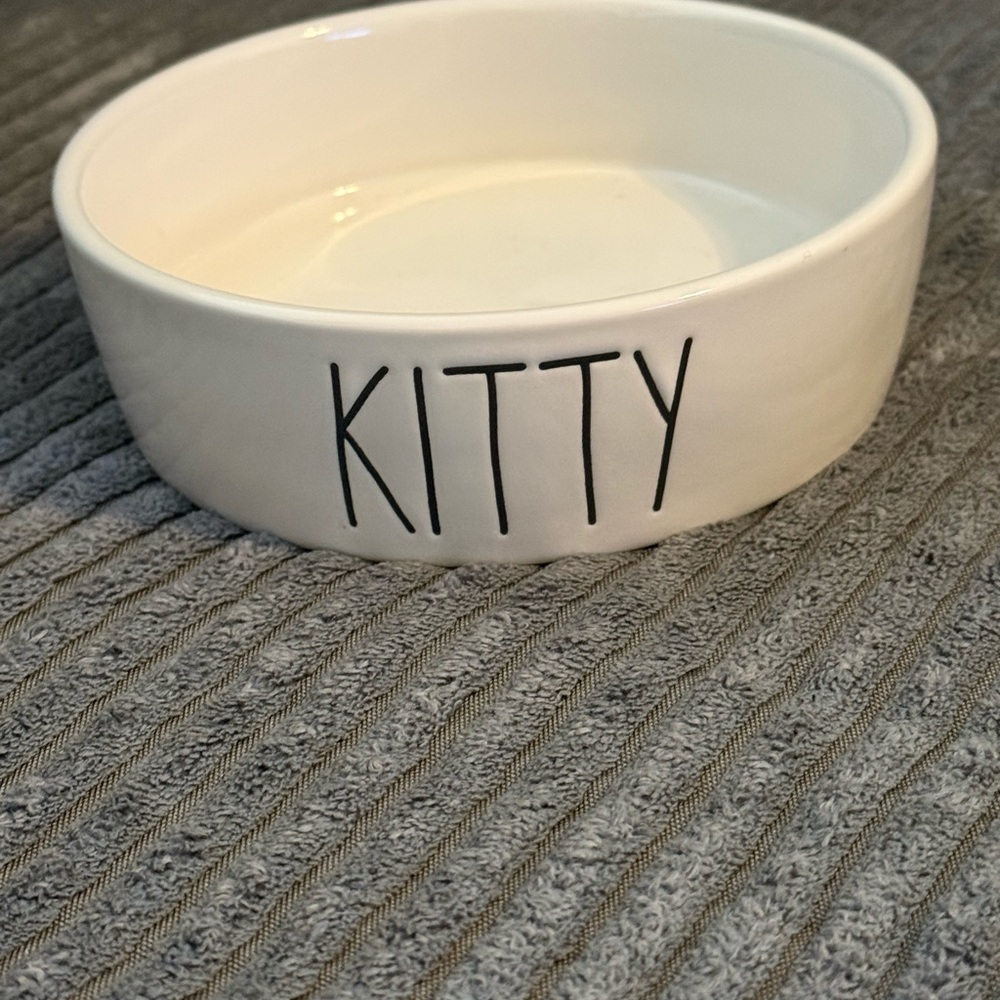 Rae Dunn White Ceramic KITTY 🐈‍⬛ Cat Dish - New